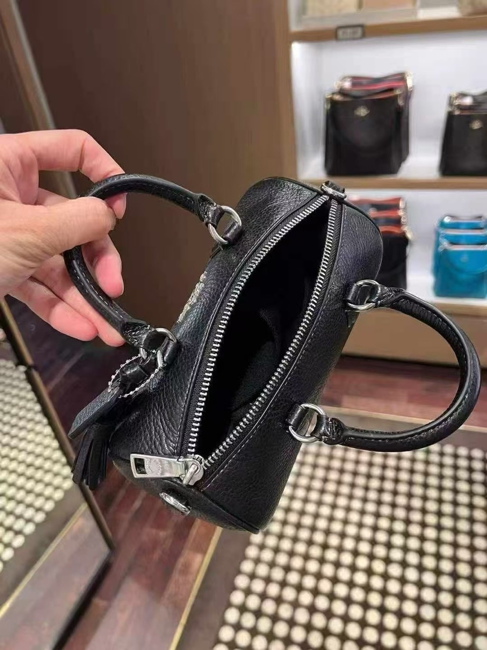 coach LACEY CROSSBODY (COACH CJ571) - Picture 3 of 8